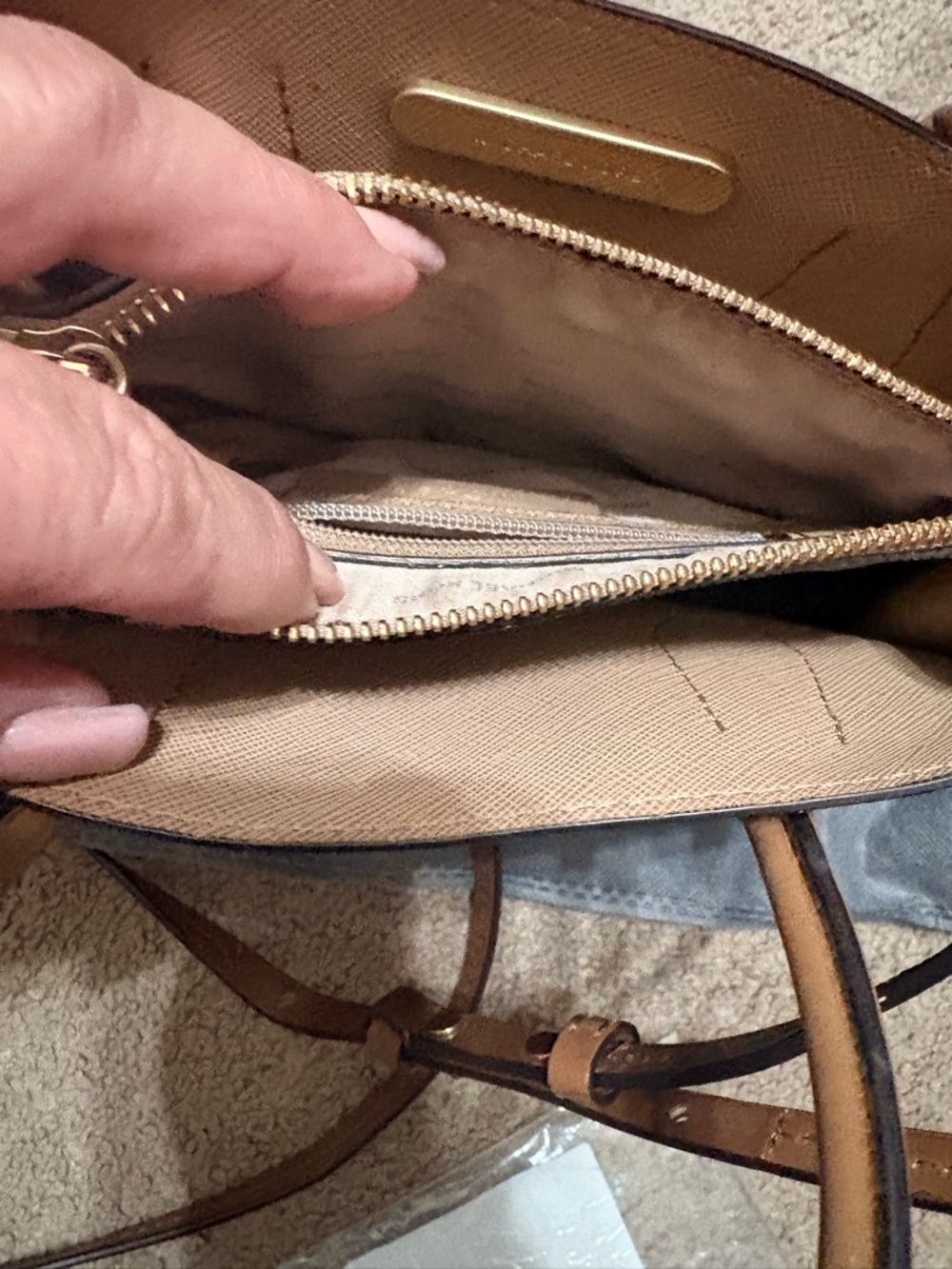 Michael Kors Cream Signature Satchel with Tan Trim - Picture 3 of 6